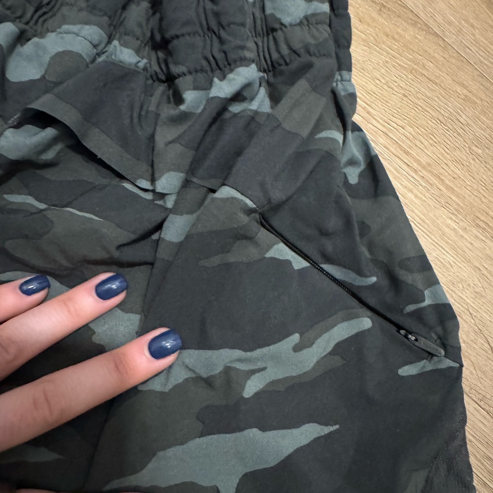 Athleta Mesh Racer Run Short 4” - Picture 5 of 7